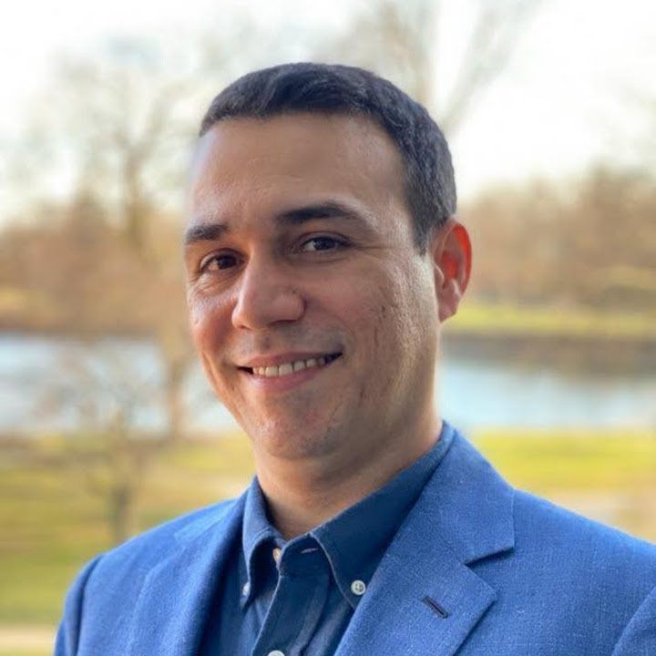 Dr. Hadi Rajabbeigi, founder and principal consultant of Clube Roshd